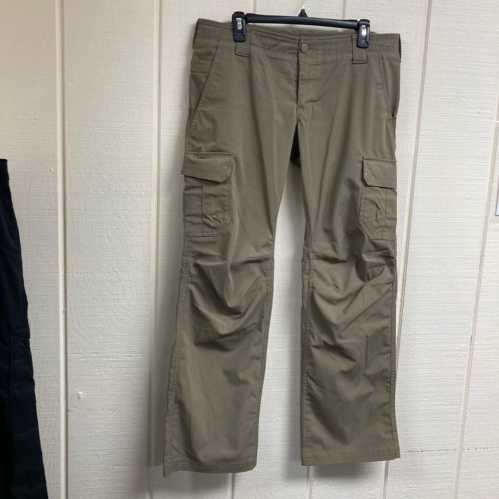 Under Armour Pants Khaki Cargo Womens 14